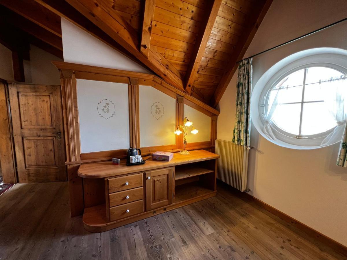 Kaiserkrone Charming Retreat Dimaro Bagian luar foto