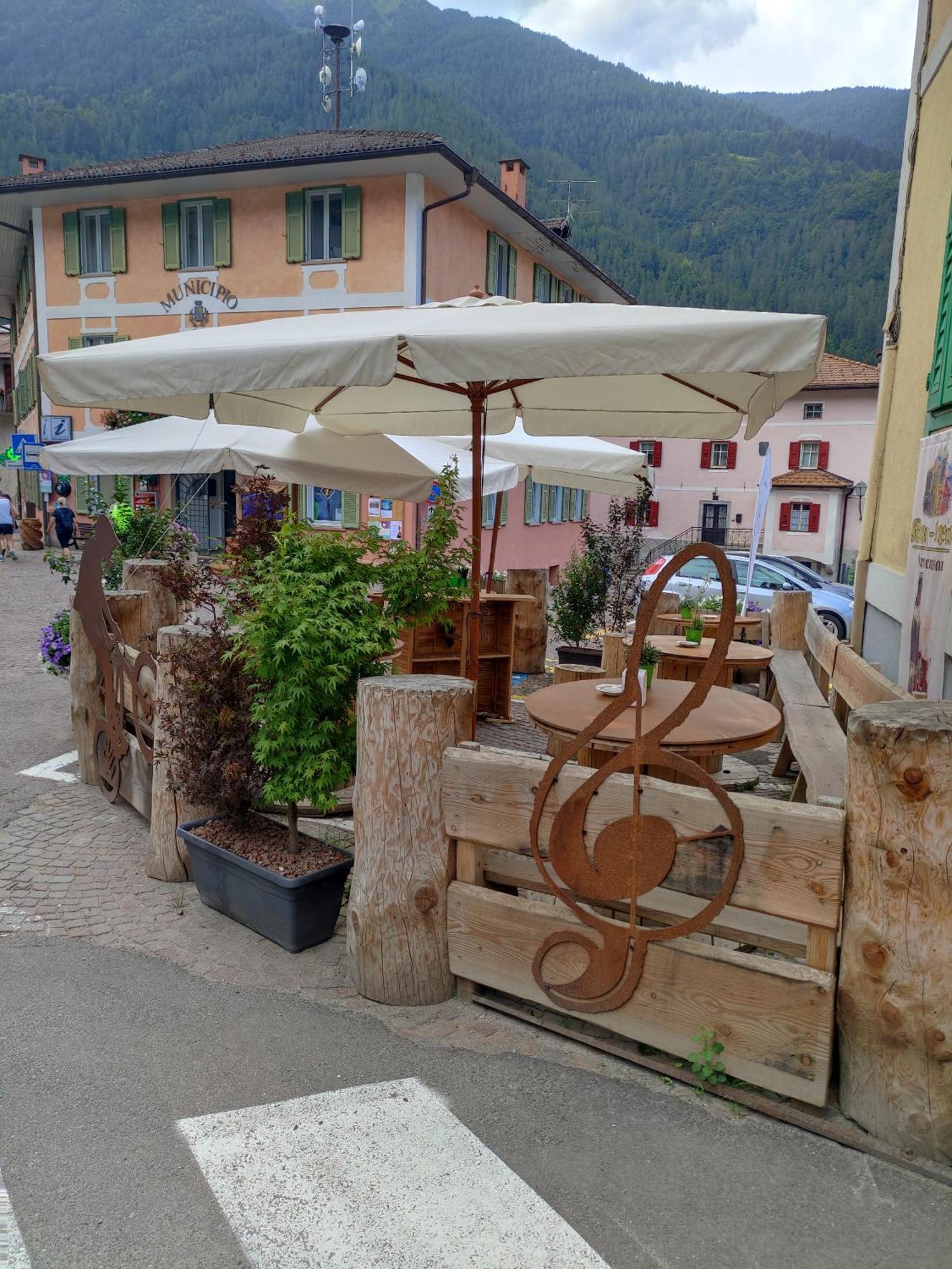 Kaiserkrone Charming Retreat Dimaro Bagian luar foto